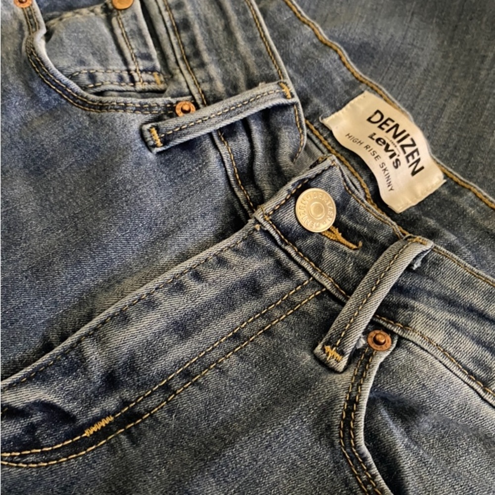 DENIZEN FROM LEVI’S HIGH-RISE SKINNY JEANS 2M - Picture 7 of 9